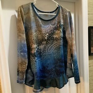 One World Long Sleeve Ruffled Paisley Top Size Medium Open V-Back